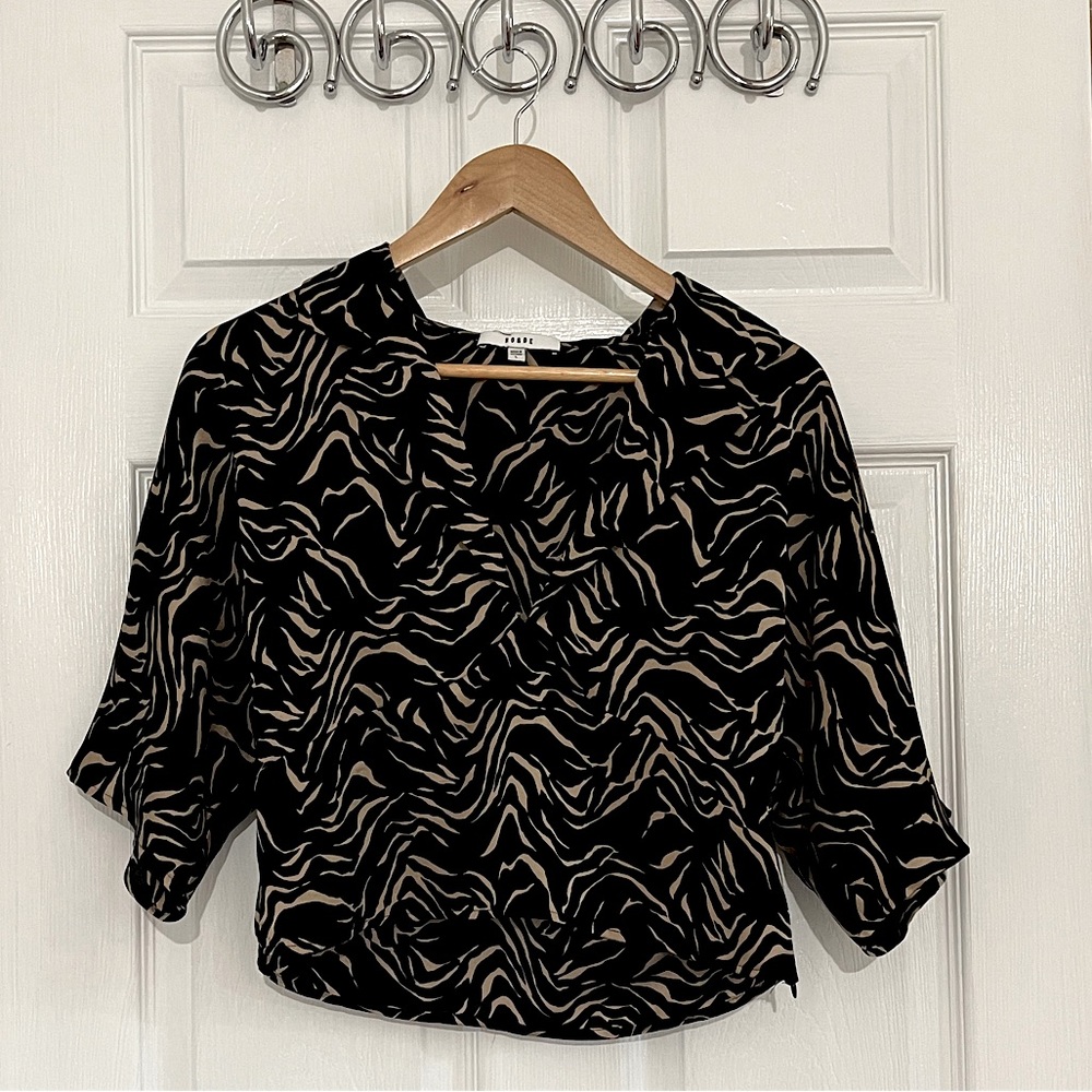 Ro & De V-neck Collared Top